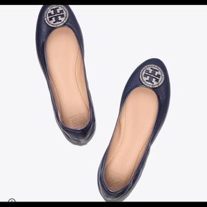 NWT Tory Burch liana flats in Navy